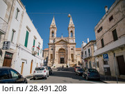 Church cathedral trulli Italy Trullo city streets in Italy (2018 год). Стоковое фото, фотограф Aleksejs Bergmanis / Фотобанк Лори