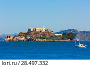 Alcatraz island penitentiary in San Francisco Bay California USA view from Pier 39 (2013 год). Стоковое фото, фотограф Tono Balaguer / Ingram Publishing / Фотобанк Лори