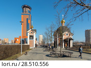 Щелково, набережная Серафима Саровского (2018 год). Редакционное фото, фотограф Alexei Tavix / Фотобанк Лори
