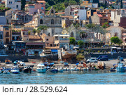 Aci Trezza Marina dei Ciclopi boats harbor, Sicily (2017 год). Редакционное фото, фотограф Юрий Брыкайло / Фотобанк Лори