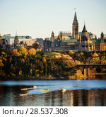 loveOttawa - Ottawa River Autum Rowing. Стоковое фото, фотограф Dwayne Brown / Ingram Publishing / Фотобанк Лори