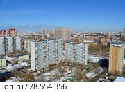 Вид на дома 87-го квартала Хорошёва-Мнёвников, улица Берзарина, Москва (2018 год). Стоковое фото, фотограф Александр Замараев / Фотобанк Лори