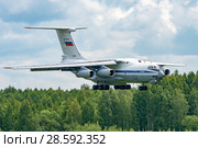 Ил-76МД (бортовой RF-78809) на посадке, аэродром Мигалово, Тверь (2018 год). Редакционное фото, фотограф Alexei Tavix / Фотобанк Лори