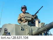 Самоходное артиллерийское орудие 2С23 НОНА-СВК участник парада в День Победы (2018 год). Редакционное фото, фотограф Александр Щепин / Фотобанк Лори