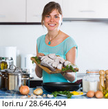 housewife frying saltwater fish. Стоковое фото, фотограф Яков Филимонов / Фотобанк Лори