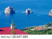 Скала Адалары в Черном море, Гурзуф, Крым (2018 год). Стоковое фото, фотограф Natalia Sidorova / Фотобанк Лори