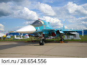 Российский многофункциональный истребитель-бомбардировщик Су-34 на авиашоу МАКС-2017. Редакционное фото, фотограф Виктор Карасев / Фотобанк Лори