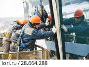 facade glass window installation. Стоковое фото, фотограф Дмитрий Калиновский / Фотобанк Лори