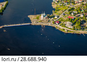 Церковь во имя Сретения Господня на закате. Микрорайон Соломенное, Петрозаводск, Карелия. Аэрофотосъёмка. Стоковое фото, фотограф Сергей Цепек / Фотобанк Лори