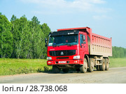 CNHTC Howo (2008 год). Редакционное фото, фотограф Art Konovalov / Фотобанк Лори