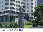 Памятник адмиралу Макарову. Владивосток. (2018 год). Редакционное фото, фотограф syngach / Фотобанк Лори