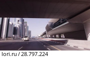 Day traffic in the business center of Dubai stock footage video (2018 год). Редакционное видео, видеограф Юлия Машкова / Фотобанк Лори