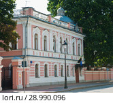Городская усадьба Н. И. Позднякова – С. В. Волковой – В. Н. Грибова. Посольство Объединённой Республики Танзания в Российской Федерации. Улица Большая Никитская, 51. Москва. Россия (2018 год). Редакционное фото, фотограф E. O. / Фотобанк Лори
