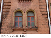 Москва. Гороховский переулок, дом 4, корпус 5, строение 7. Фрагмент здания (2018 год). Стоковое фото, фотограф Илюхина Наталья / Фотобанк Лори