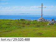 Деревянный крест на берегу Белого моря (2018 год). Стоковое фото, фотограф Дмитрий Грушин / Фотобанк Лори