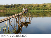 Тульская область. Заокский район. Летний пейзаж с  рыбаками ловящеми рыбу на речке Ока (2018 год). Стоковое фото, фотограф Игорь Низов / Фотобанк Лори