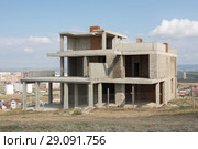 Брошенное строительство небольшого частного жилого дома. Стоковое фото, фотограф Иванов Алексей / Фотобанк Лори