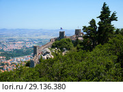 View of Castle of the Moors on the top of the mountain over the Sintra town. Sintra. Portugal (2016 год). Редакционное фото, фотограф Сергей Пристяжнюк (Serg Zastavkin) / Фотобанк Лори