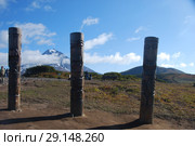 Гамулы (тотемы)  на Вилючинском перевале (2018 год). Редакционное фото, фотограф syngach / Фотобанк Лори