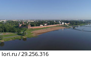 Aerial of Sophia Cathedral and Novgorod Kremlin (2018 год). Редакционное видео, видеограф Михаил Коханчиков / Фотобанк Лори