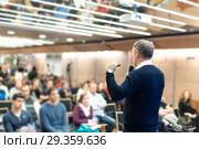 Sturtup expert giving talk at business event workshop. Стоковое фото, фотограф Matej Kastelic / Фотобанк Лори