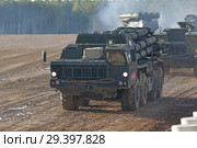 РСЗО 9К58 "Смерч" - российская реактивная система залпового огня на Международном военно-техническом форуме "Армия-2018". Московская область, полигон "Алабино" Редакционное фото, фотограф Игорь Долгов / Фотобанк Лори