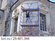 Работа по восстановлению Казанской церкви. Стоковое фото, фотограф Лариса Вишневская / Фотобанк Лори