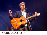 Дэвид Артур Браун (David Arthur Brown) - автор песен и лидер группы Brazzaville (2017 год). Редакционное фото, фотограф Евгений Ткачёв / Фотобанк Лори