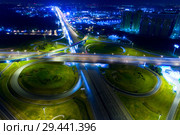 Road junction on the Moscow border: the Moscow Ring Road and the Entuziastov highway (2017 год). Стоковое фото, фотограф Александр Клёнов / Фотобанк Лори