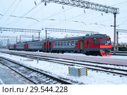 Орск. Электропоезд переменного тока ЭД9Т-0027 на станции Орск Южно-Уральской железной дороги (2014 год). Редакционное фото, фотограф Дмитрий Щукин / Фотобанк Лори