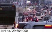 Город Сургут зимой. Движение на улицах. City in the early morning. Traffic (2017 год). Редакционное видео, видеограф Евгений Романов / Фотобанк Лори