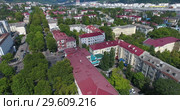 Панорама города Туапсе с высоты птичьего полета (2018 год). Стоковое видео, видеограф Кекяляйнен Андрей / Фотобанк Лори
