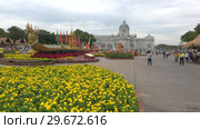 Облачный день на площади у Ananta Samakhom Throne Hall. Бангкок, Таиланд (2019 год). Редакционное видео, видеограф Виктор Карасев / Фотобанк Лори