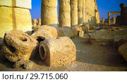 Ruins of ancient aqueduct and Palmyra columns, ancient city, destroyed now, Syria (2011 год). Стоковое фото, фотограф Сергей Майоров / Фотобанк Лори