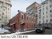 Москва, дом на углу Костянского и Селивёрстова переулков (2019 год). Редакционное фото, фотограф Дмитрий Неумоин / Фотобанк Лори