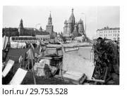 Палаточный городок у гостиницы "Россия", 1990. Редакционное фото, фотограф Борис Кавашкин / Фотобанк Лори