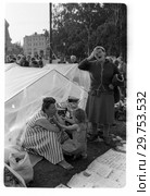 Палаточный городок у гостиницы "Россия", 1990. Редакционное фото, фотограф Борис Кавашкин / Фотобанк Лори