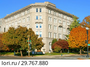 United Methodist Building (1923) in Washington, D.C. is Heritage Landmark and  only non-governmental building on Capitol Hil. США (2018 год). Стоковое фото, фотограф Валерия Попова / Фотобанк Лори