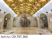 Центральный зал станции «Авиамоторная» Московского метрополитена (2019 год). Редакционное фото, фотограф Владимир Сергеев / Фотобанк Лори