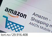 Приложение для смартфона Amazon.com (изображение на экране телефона) (2019 год). Редакционное фото, фотограф E. O. / Фотобанк Лори