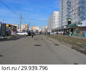 Улица Хачатуряна. Район Отрадное. Город Москва (2015 год). Редакционное фото, фотограф lana1501 / Фотобанк Лори