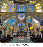 Интерьер Успенского собора в Варне, Болгария (2017 год). Редакционное фото, фотограф Михаил Марковский / Фотобанк Лори