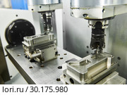 two spindel CNC milling machine at simultaneous metal working. Стоковое фото, фотограф Дмитрий Калиновский / Фотобанк Лори