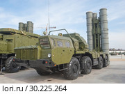Пусковая установка 5П85СМ2 российского зенитно-ракетного комплекса С-300 в военно-патриотическом парке "Патриот", Кубинка (2016 год). Редакционное фото, фотограф Малышев Андрей / Фотобанк Лори