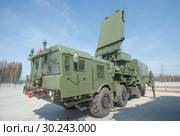 Российская радиолокационная станция - всевысотный обнаружитель 96Л6Е в новом парке "Патриот", вид спереди (2016 год). Редакционное фото, фотограф Малышев Андрей / Фотобанк Лори