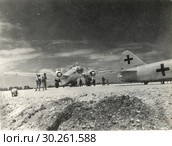 Самолеты Mitsubishi, G4M-2, Betty. Август 1945. Стоковое фото, фотограф WWII / Фотобанк Лори