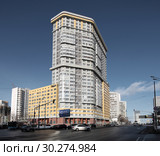 Москва, дом на пересечении улиц Ельнинской и Крылатской (2019 год). Редакционное фото, фотограф Дмитрий Неумоин / Фотобанк Лори