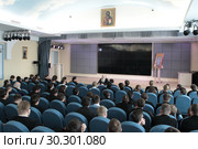 Митрополит Ювеналий в Коломенской духовной семинарии отвечает на вопросы семинаристов (2019 год). Редакционное фото, фотограф Дмитрий Неумоин / Фотобанк Лори