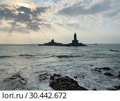 Индия. Рассвет на мысе Коморин (Каньякумари). Самая южная точка Индии (2019 год). Стоковое фото, фотограф Овчинникова Ирина / Фотобанк Лори