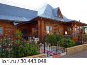 Свято-Троицкий женский монастырь в городе Муроме, Владимирская область, Россия. Игуменский корпус (2018 год). Стоковое фото, фотограф Елена Коромыслова / Фотобанк Лори